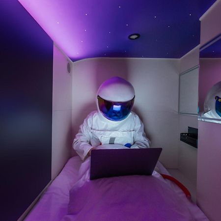Capsule Hotel Constellation 91 إلفيف المظهر الخارجي الصورة