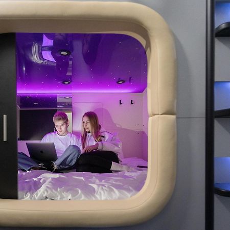 Capsule Hotel Constellation 91 إلفيف المظهر الخارجي الصورة