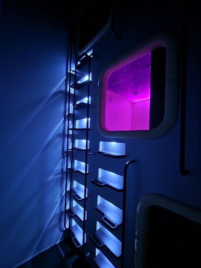 Capsule Hotel Constellation 91 إلفيف المظهر الخارجي الصورة