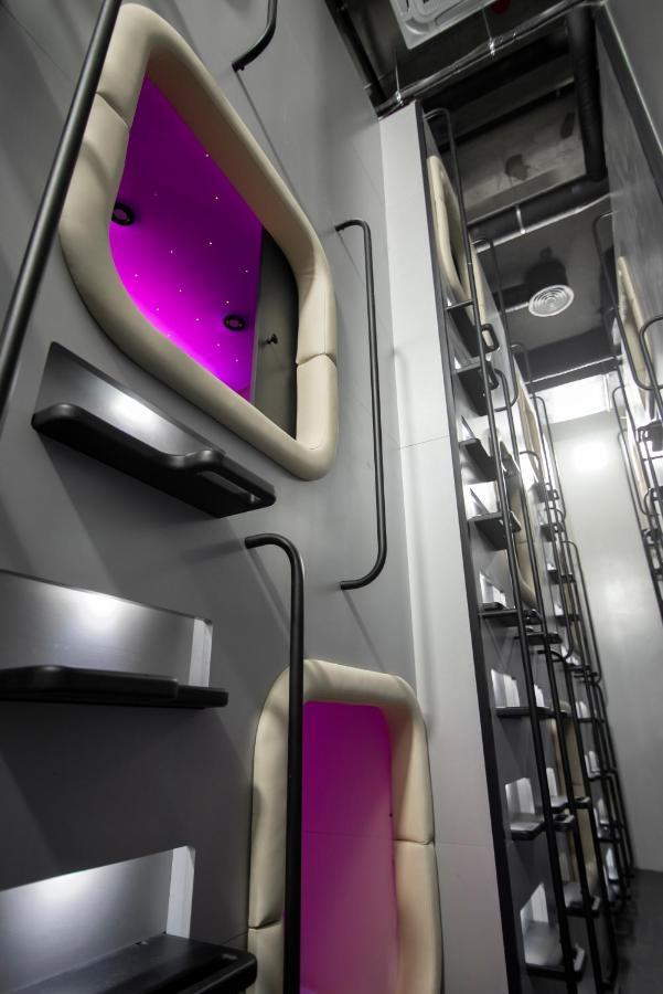 Capsule Hotel Constellation 91 إلفيف المظهر الخارجي الصورة