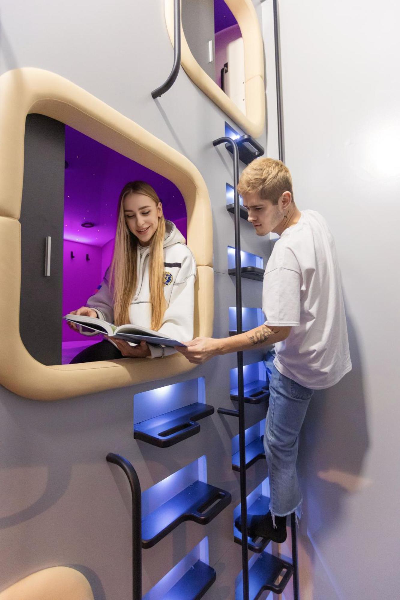 Capsule Hotel Constellation 91 إلفيف المظهر الخارجي الصورة