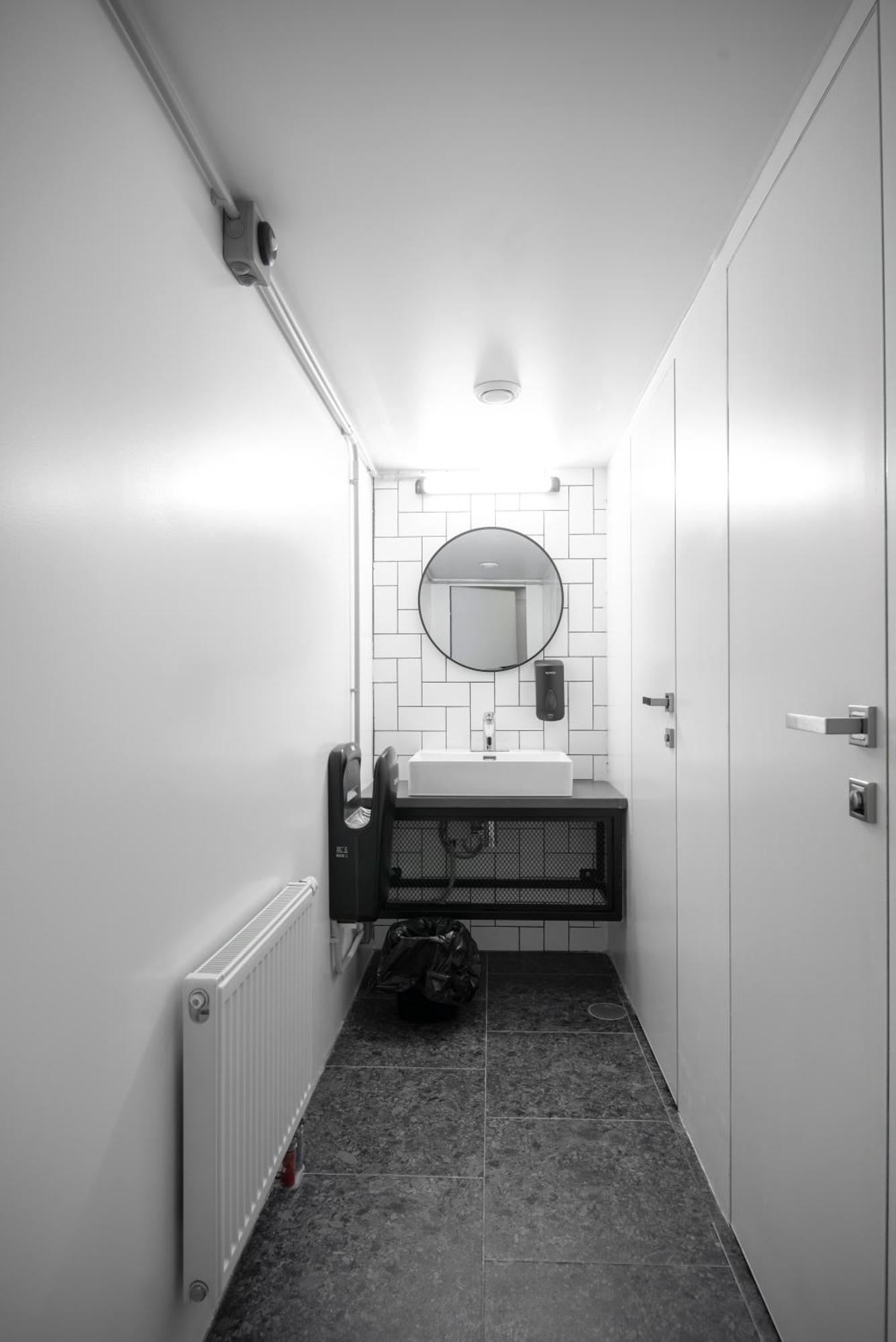 Capsule Hotel Constellation 91 إلفيف المظهر الخارجي الصورة