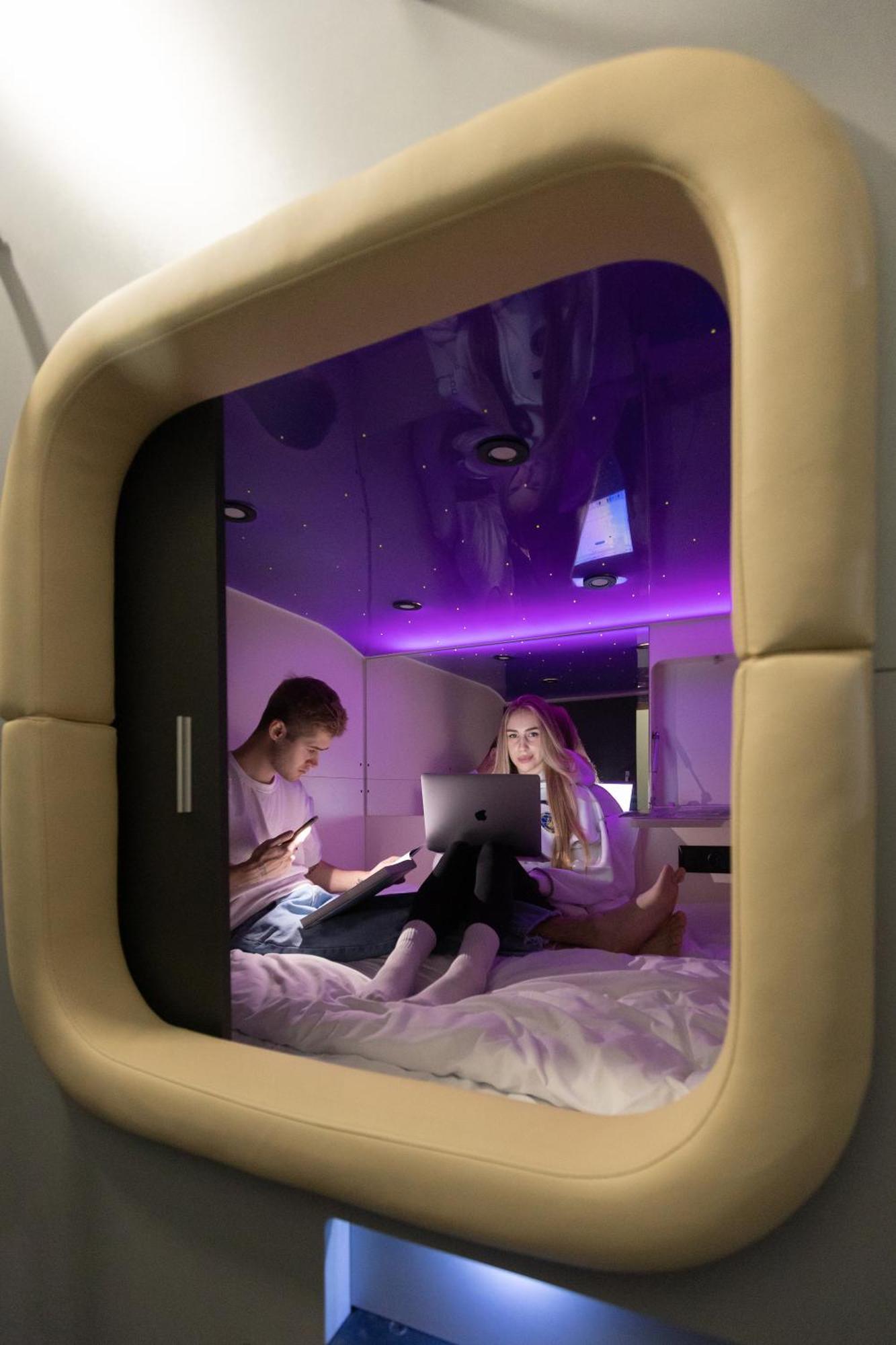 Capsule Hotel Constellation 91 إلفيف المظهر الخارجي الصورة